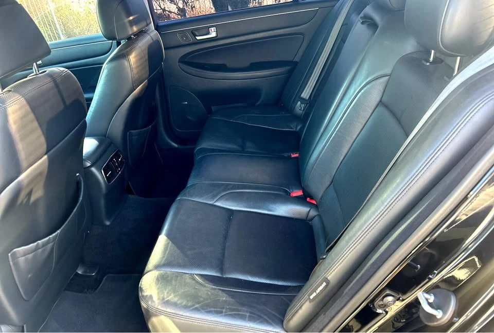 2012 Hyundai Genesis - Image 16 of 20