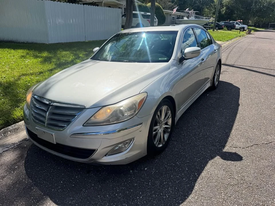 2012 Hyundai Genesis - Image 2 of 10