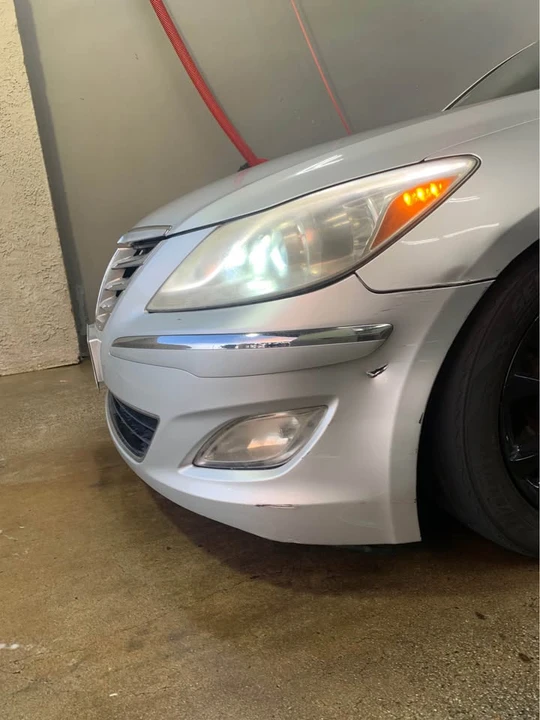 2012 Hyundai Genesis - Image 2 of 3