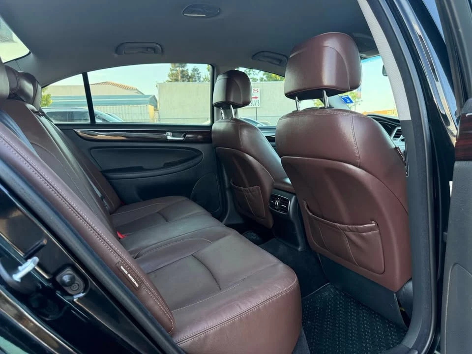 2012 Hyundai Genesis - Image 12 of 20