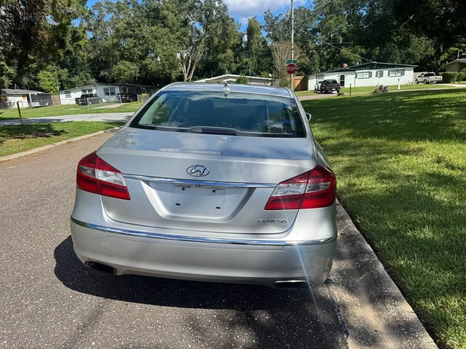 2012 Hyundai Genesis - Image 5 of 10