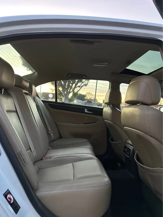 2012 Hyundai Genesis - Image 12 of 14