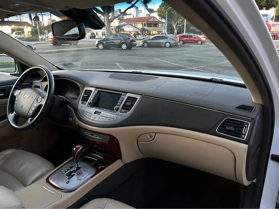 2012 Hyundai Genesis - Image 14 of 14
