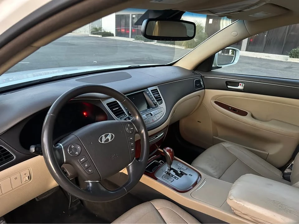 2012 Hyundai Genesis - Image 10 of 14