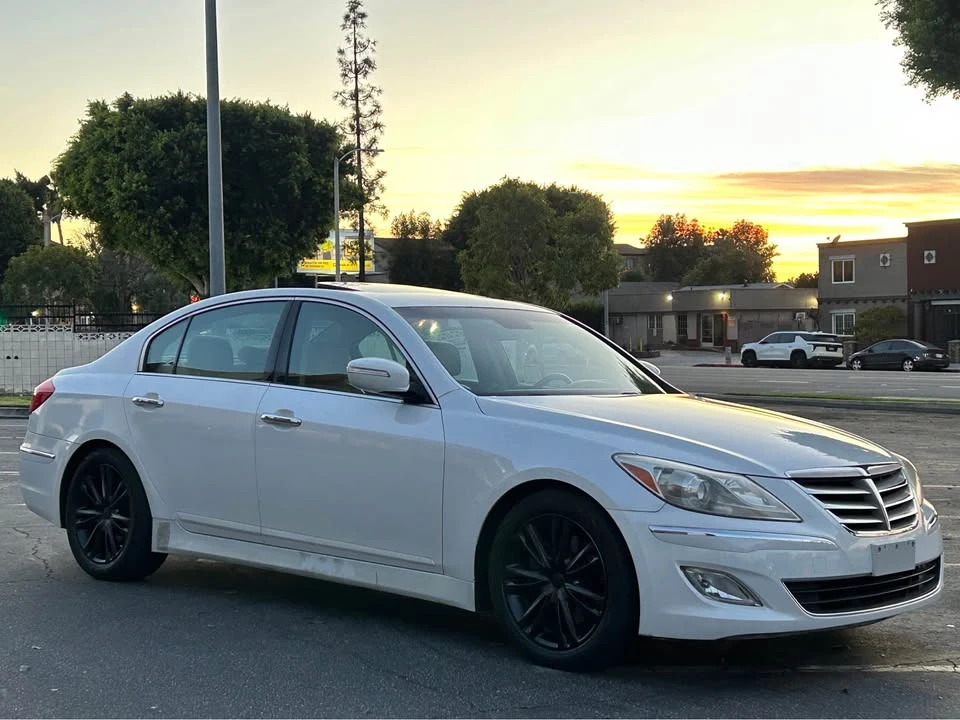 2012 Hyundai Genesis - Image 7 of 14