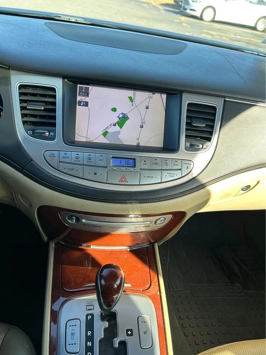 2012 Hyundai Genesis - Image 8 of 14