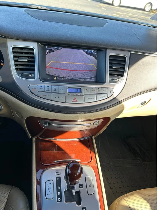 2012 Hyundai Genesis - Image 7 of 14