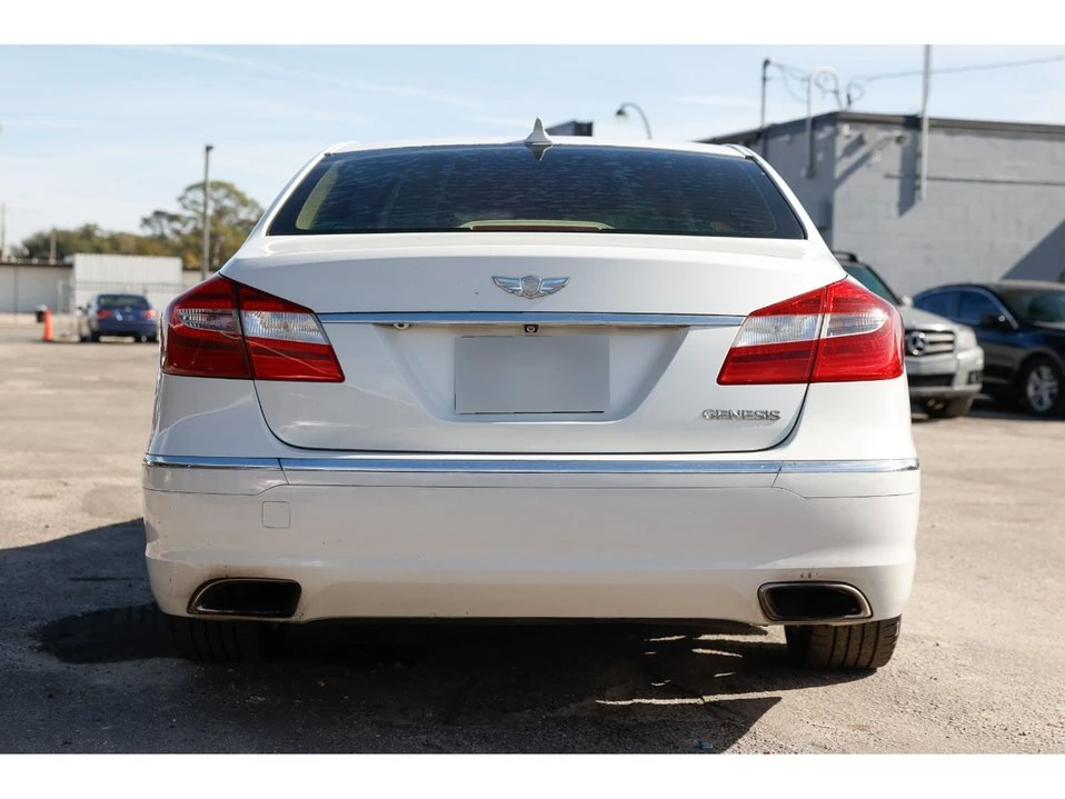 2012 Hyundai Genesis - Image 7 of 20