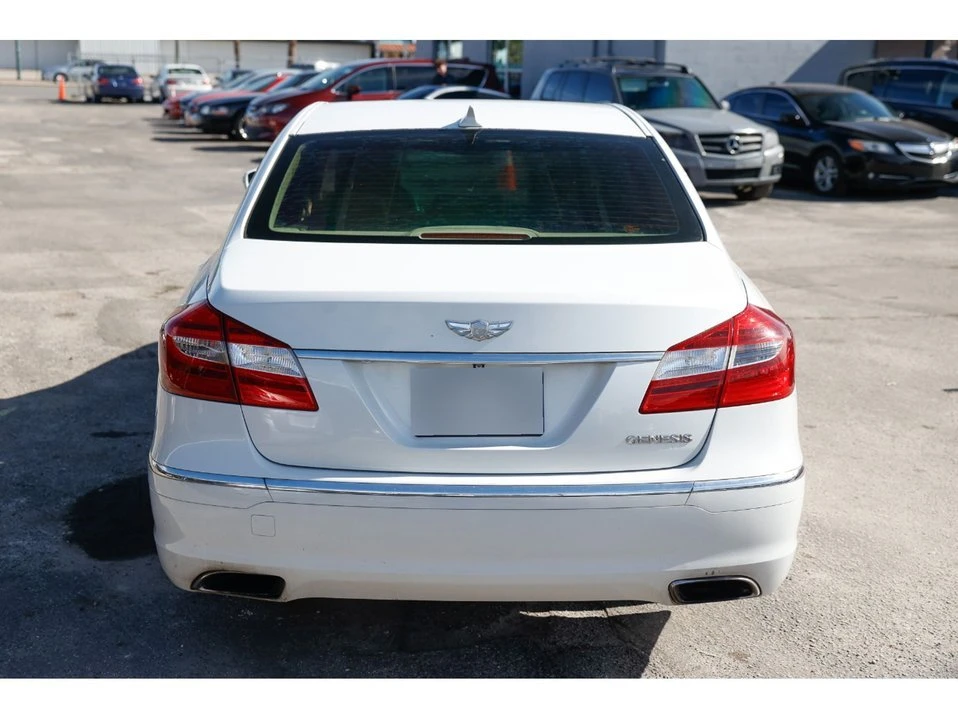 2012 Hyundai Genesis - Image 9 of 20