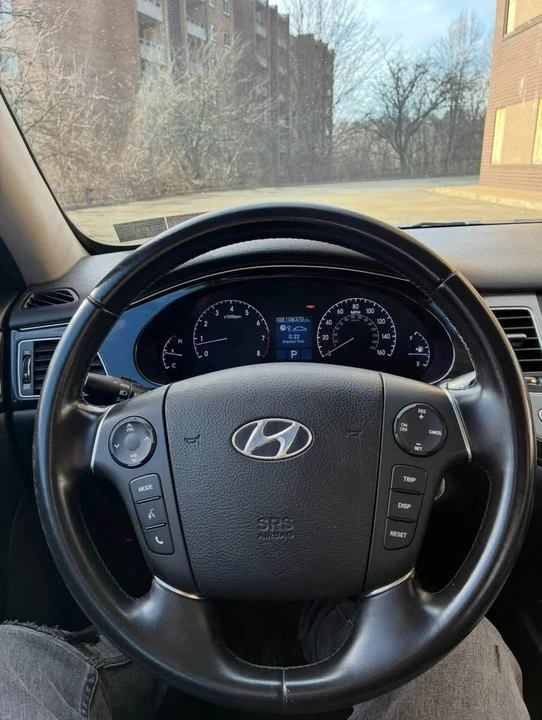 2012 Hyundai Genesis - Image 5 of 9
