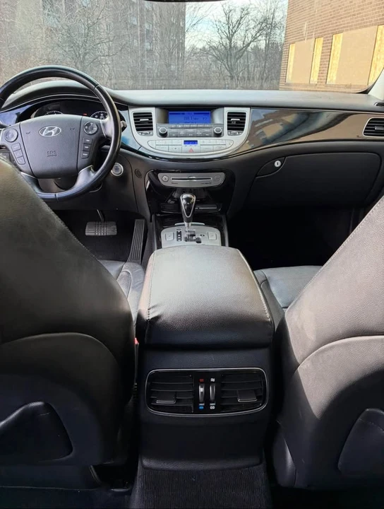 2012 Hyundai Genesis - Image 6 of 9