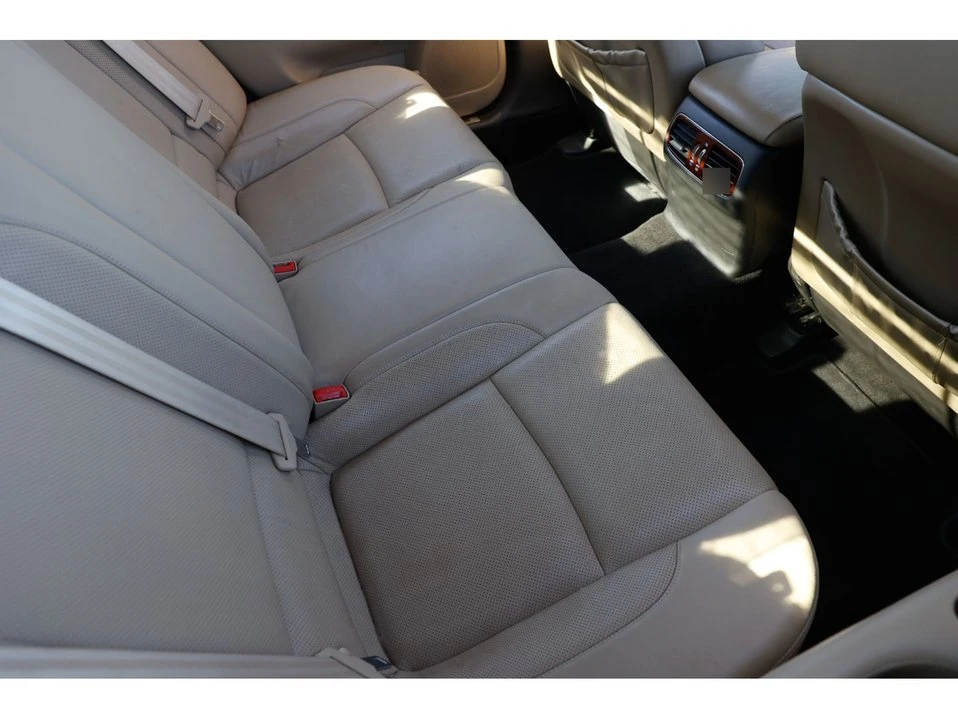 2012 Hyundai Genesis - Image 12 of 20