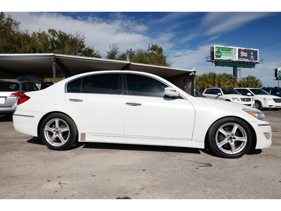 2012 Hyundai Genesis - Image 13 of 20