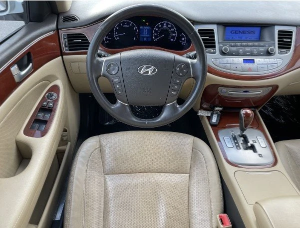 2012 Hyundai Genesis - Image 4 of 8