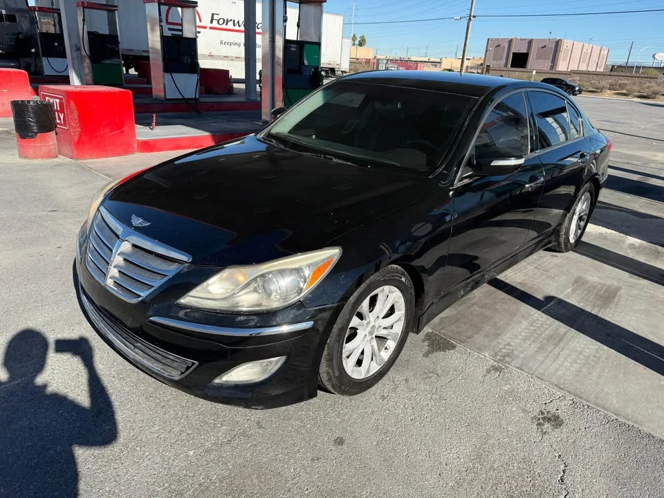 2012 Hyundai Genesis - Image 2 of 6