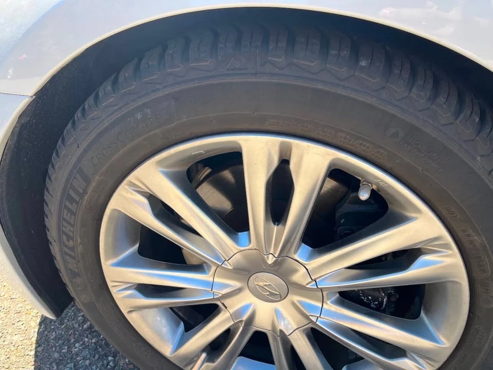 2012 Hyundai Genesis - Image 4 of 20