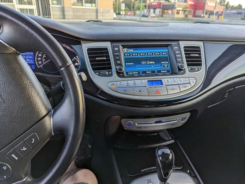 2012 Hyundai Genesis - Image 4 of 6