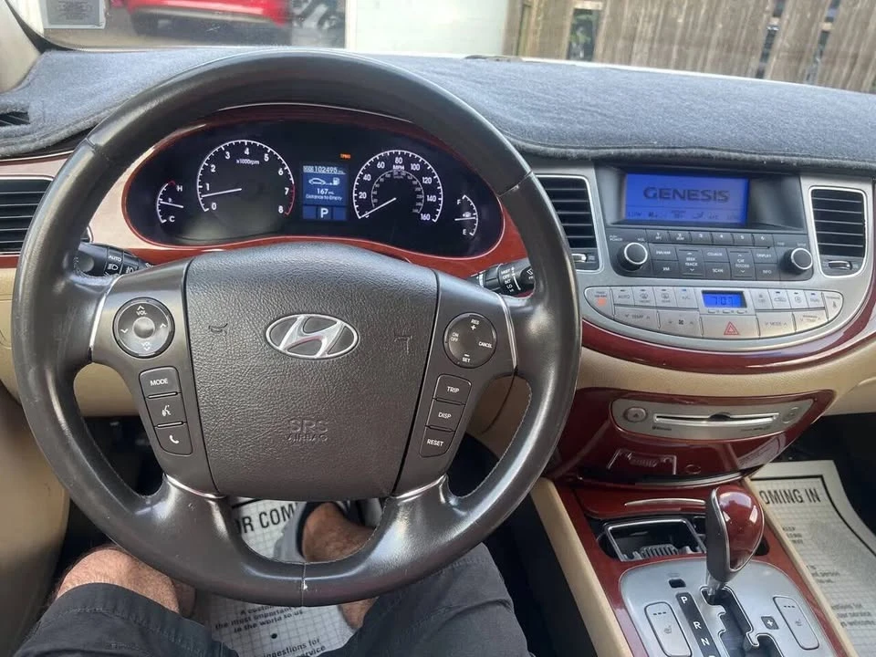 2012 Hyundai Genesis - Image 16 of 20