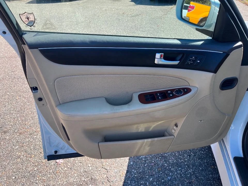 2012 Hyundai Genesis - Image 15 of 20