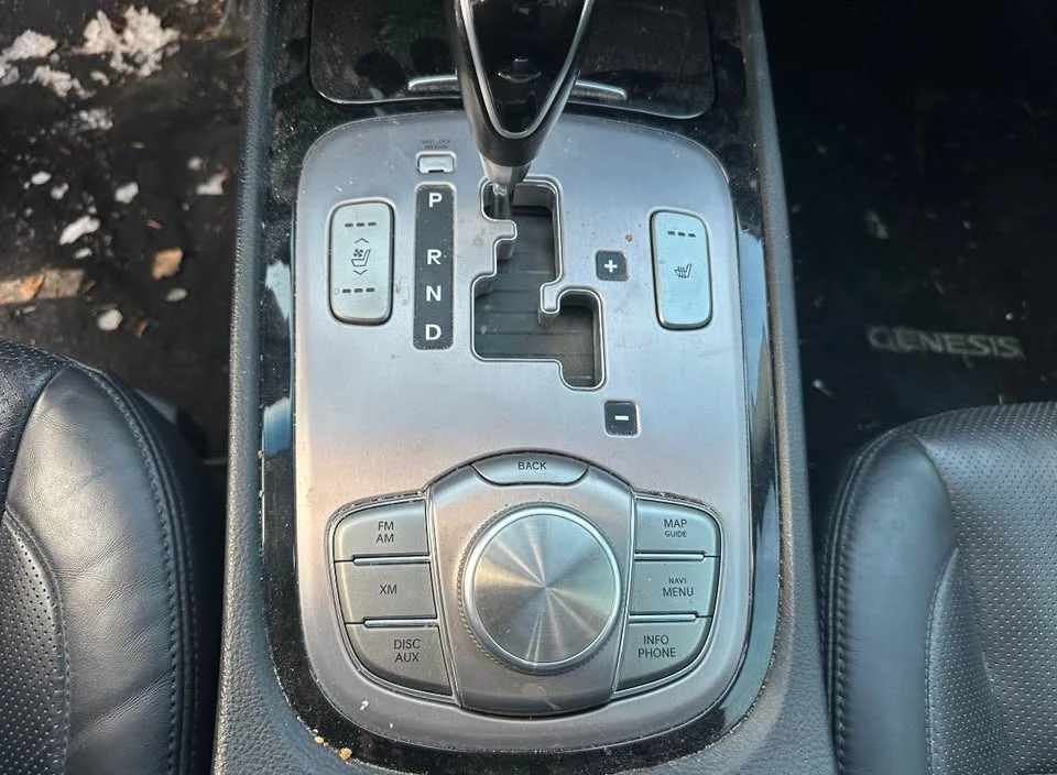 2012 Hyundai Genesis - Image 11 of 12
