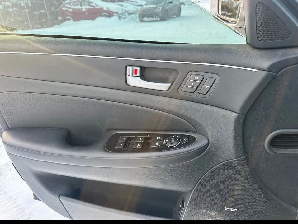 2012 Hyundai Genesis - Image 7 of 12