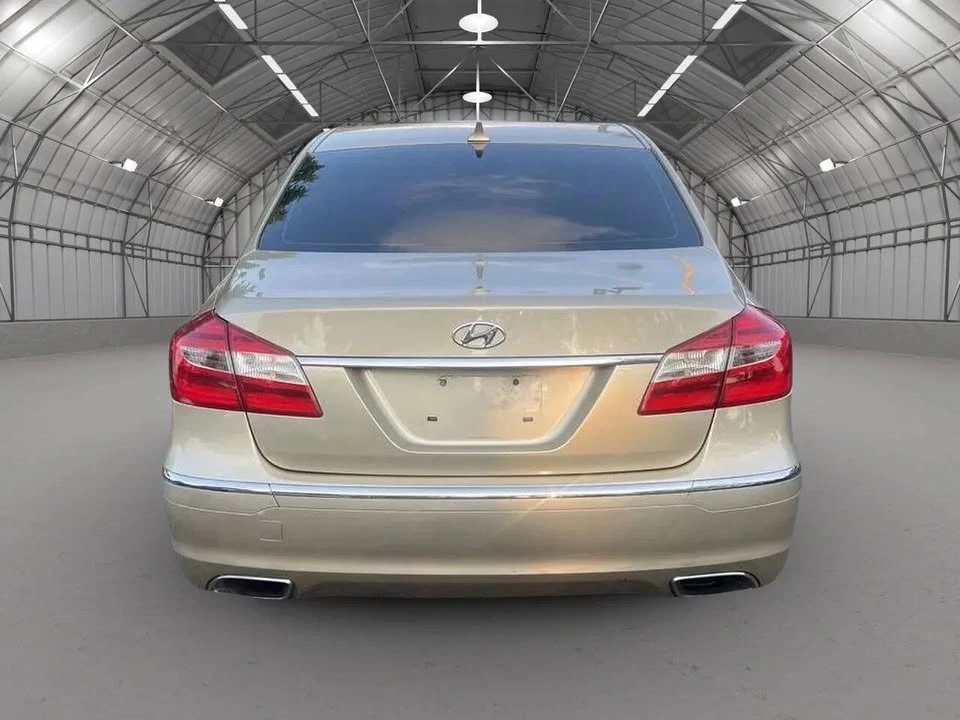 2012 Hyundai Genesis - Image 6 of 20