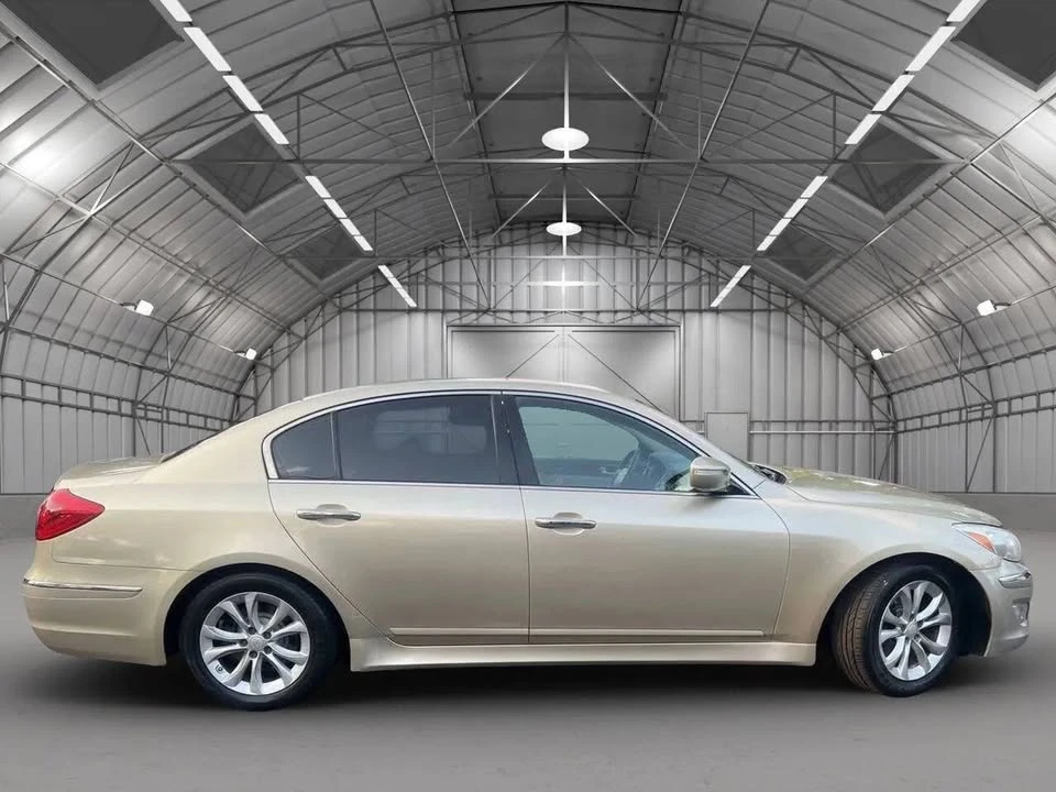 2012 Hyundai Genesis - Image 8 of 20