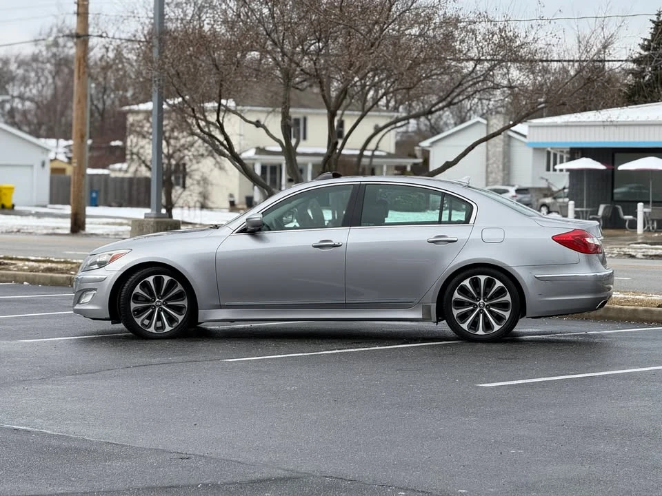 2012 Hyundai Genesis - Image 6 of 17