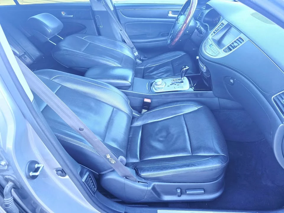 2012 Hyundai Genesis - Image 8 of 17