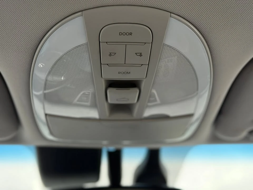 2012 Hyundai Genesis - Image 14 of 17