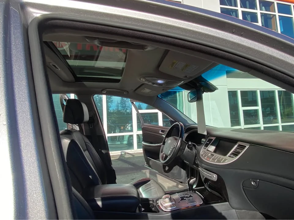 2012 Hyundai Genesis - Image 15 of 20