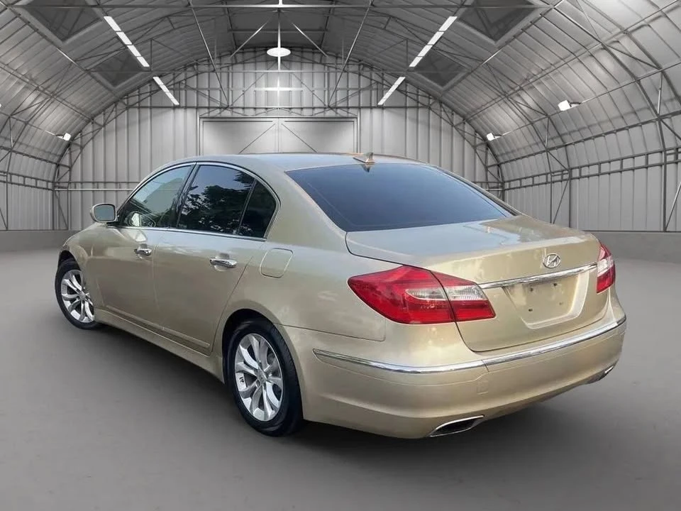 2012 Hyundai Genesis - Image 5 of 20