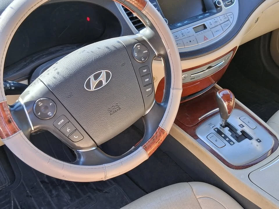 2012 Hyundai Genesis - Image 5 of 9