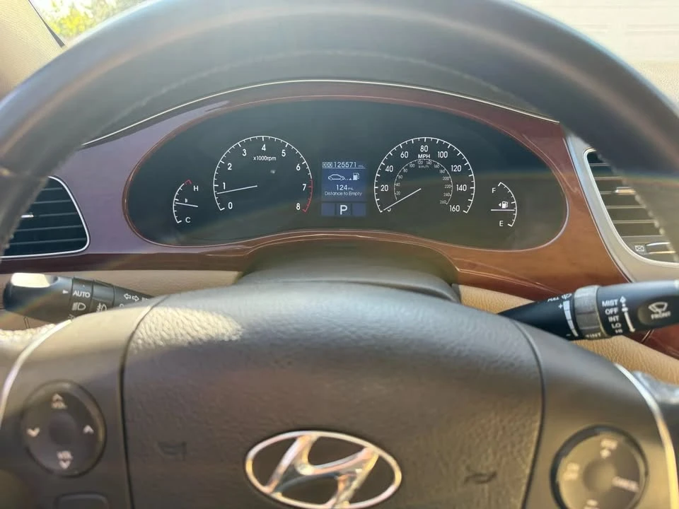 2012 Hyundai Genesis - Image 10 of 11
