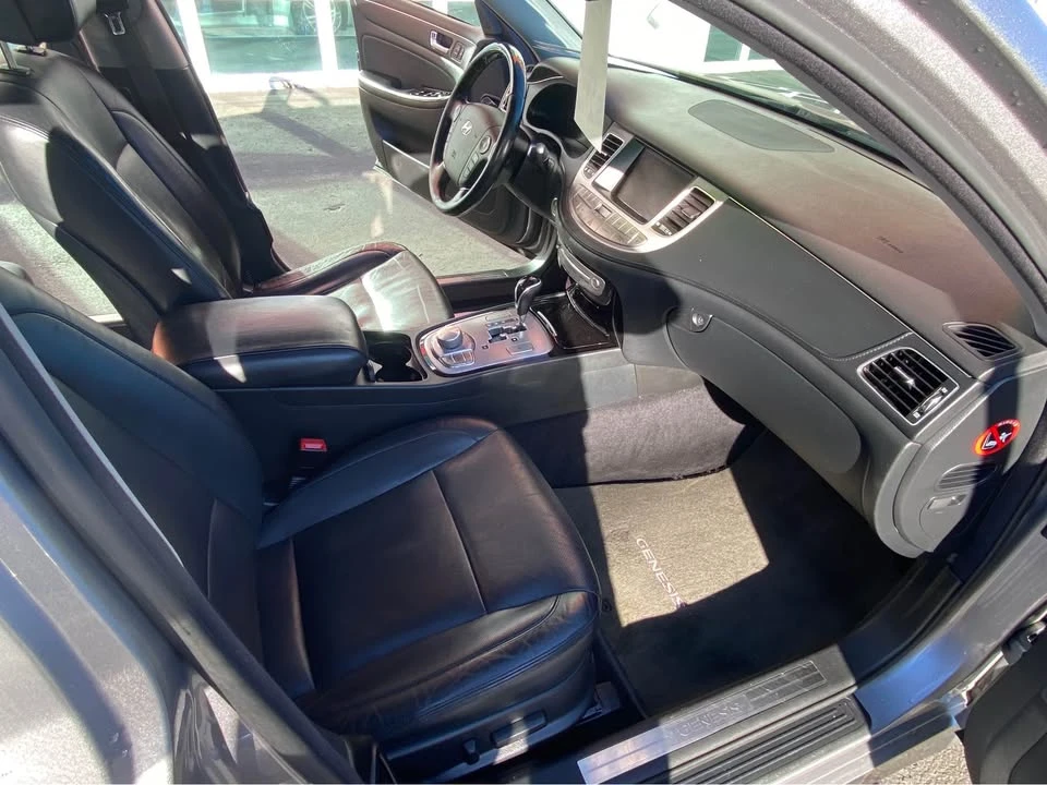 2012 Hyundai Genesis - Image 12 of 20