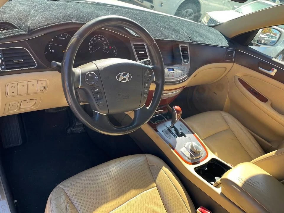 2012 Hyundai Genesis - Image 10 of 20