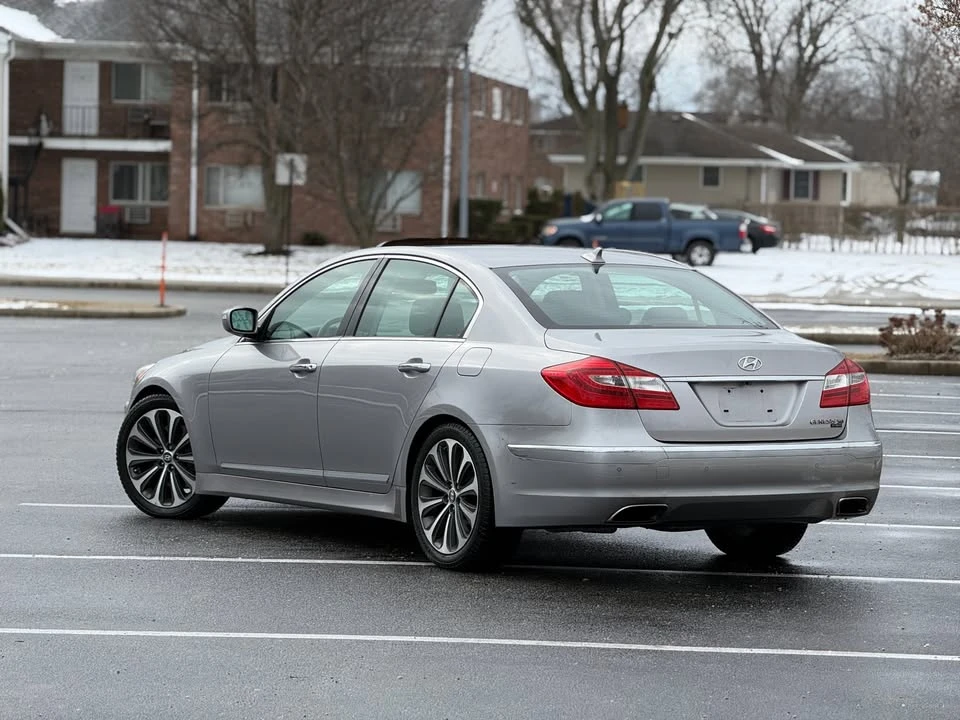2012 Hyundai Genesis - Image 5 of 17