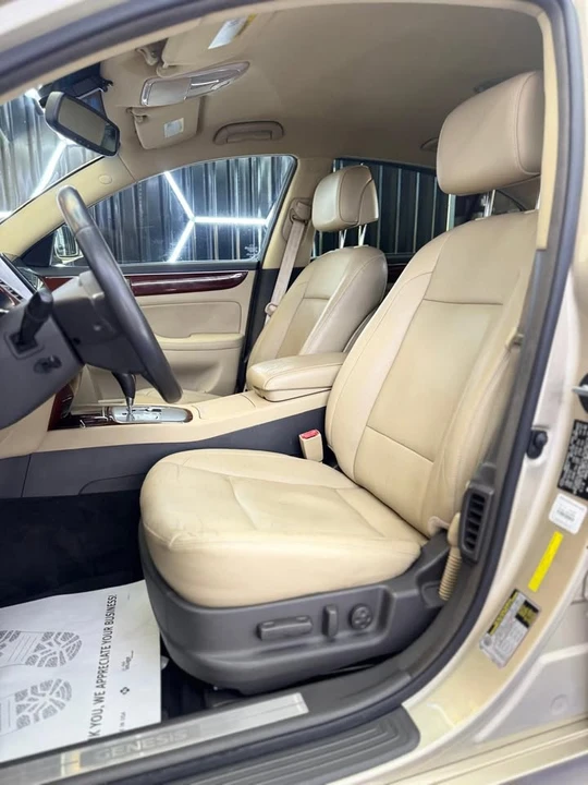 2012 Hyundai Genesis - Image 15 of 20
