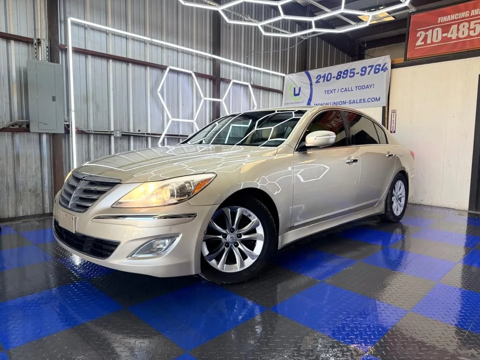 2012 Hyundai Genesis - Image 5 of 20