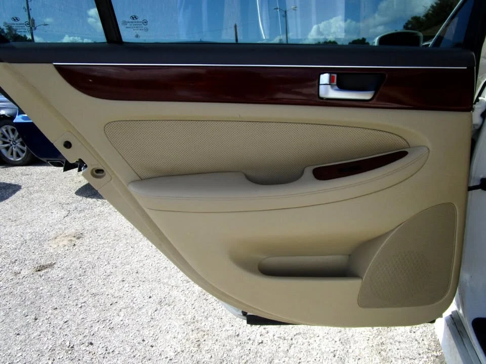 2012 Hyundai Genesis - Image 16 of 20