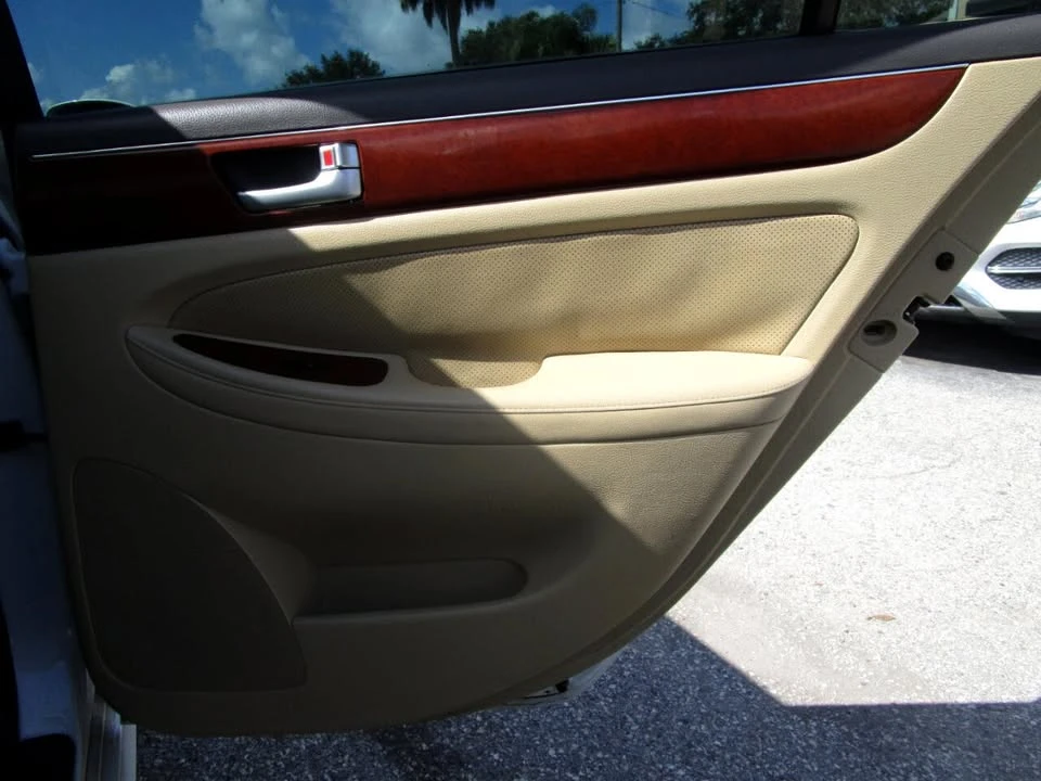 2012 Hyundai Genesis - Image 17 of 20
