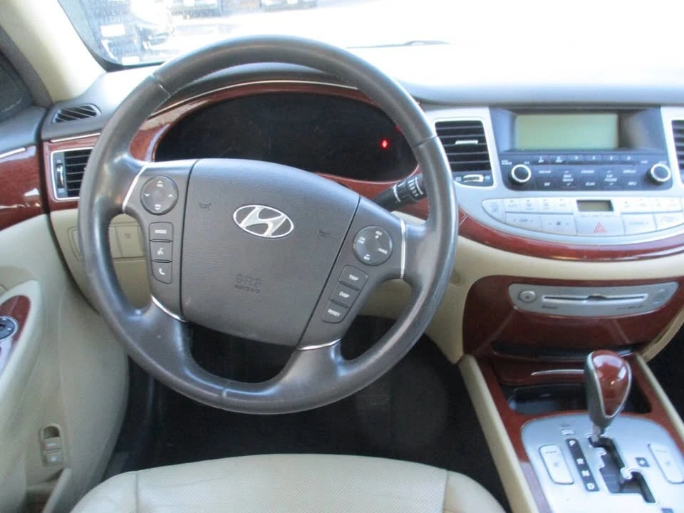 2012 Hyundai Genesis - Image 8 of 10