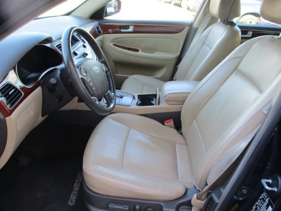 2012 Hyundai Genesis - Image 6 of 10