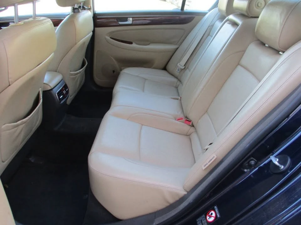 2012 Hyundai Genesis - Image 7 of 10
