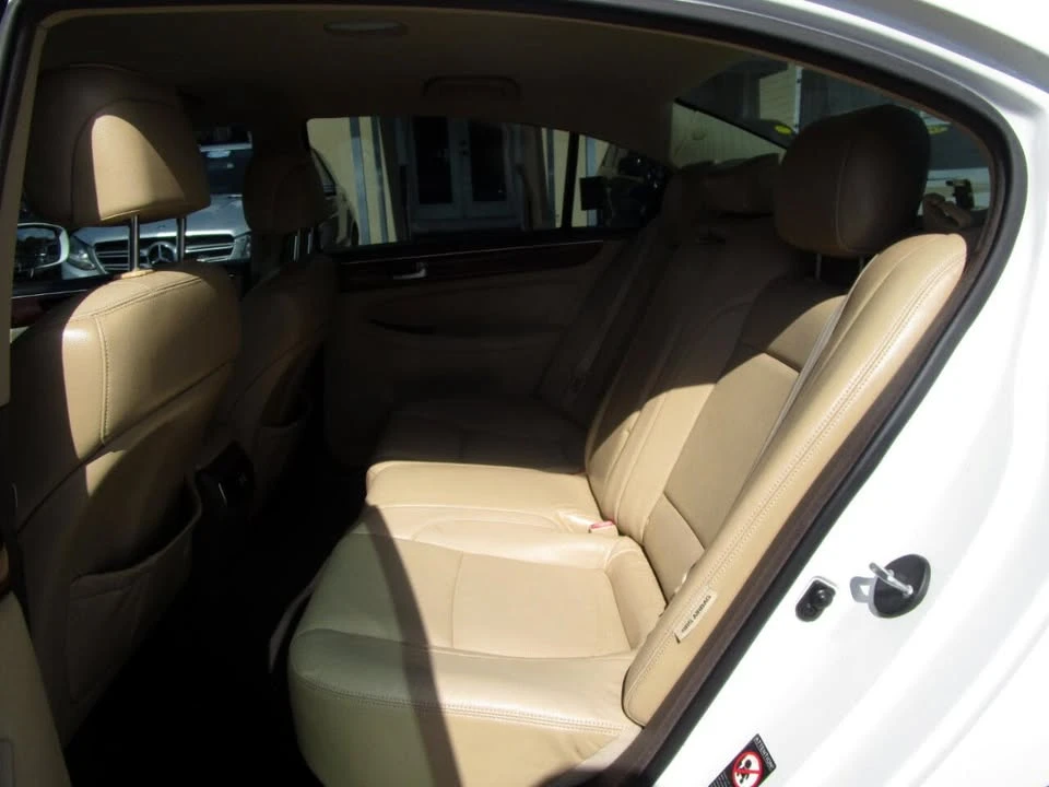 2012 Hyundai Genesis - Image 9 of 20