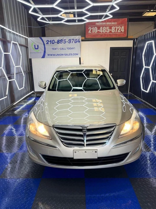 2012 Hyundai Genesis - Image 2 of 14