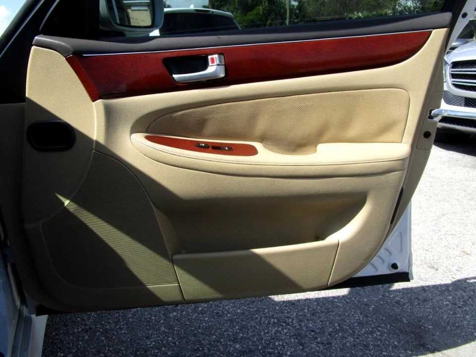 2012 Hyundai Genesis - Image 15 of 20