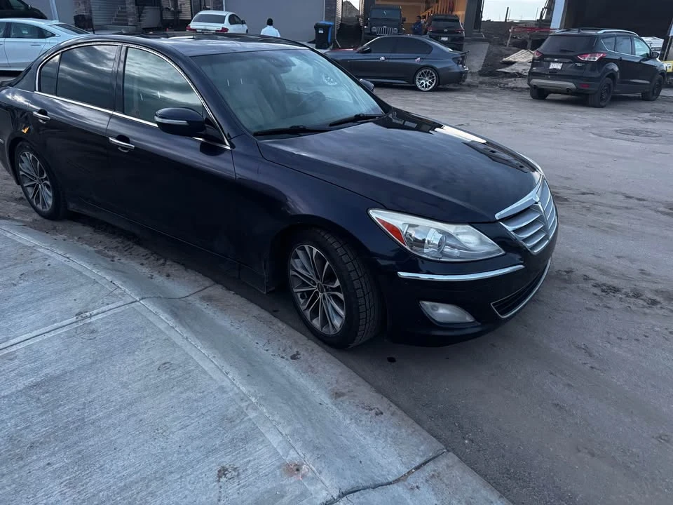 2012 Hyundai Genesis - Image 2 of 9
