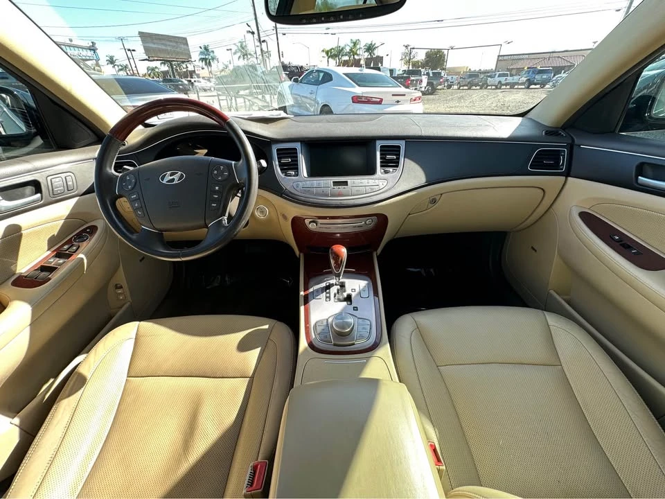 2012 Hyundai Genesis - Image 14 of 18