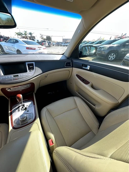 2012 Hyundai Genesis - Image 16 of 18